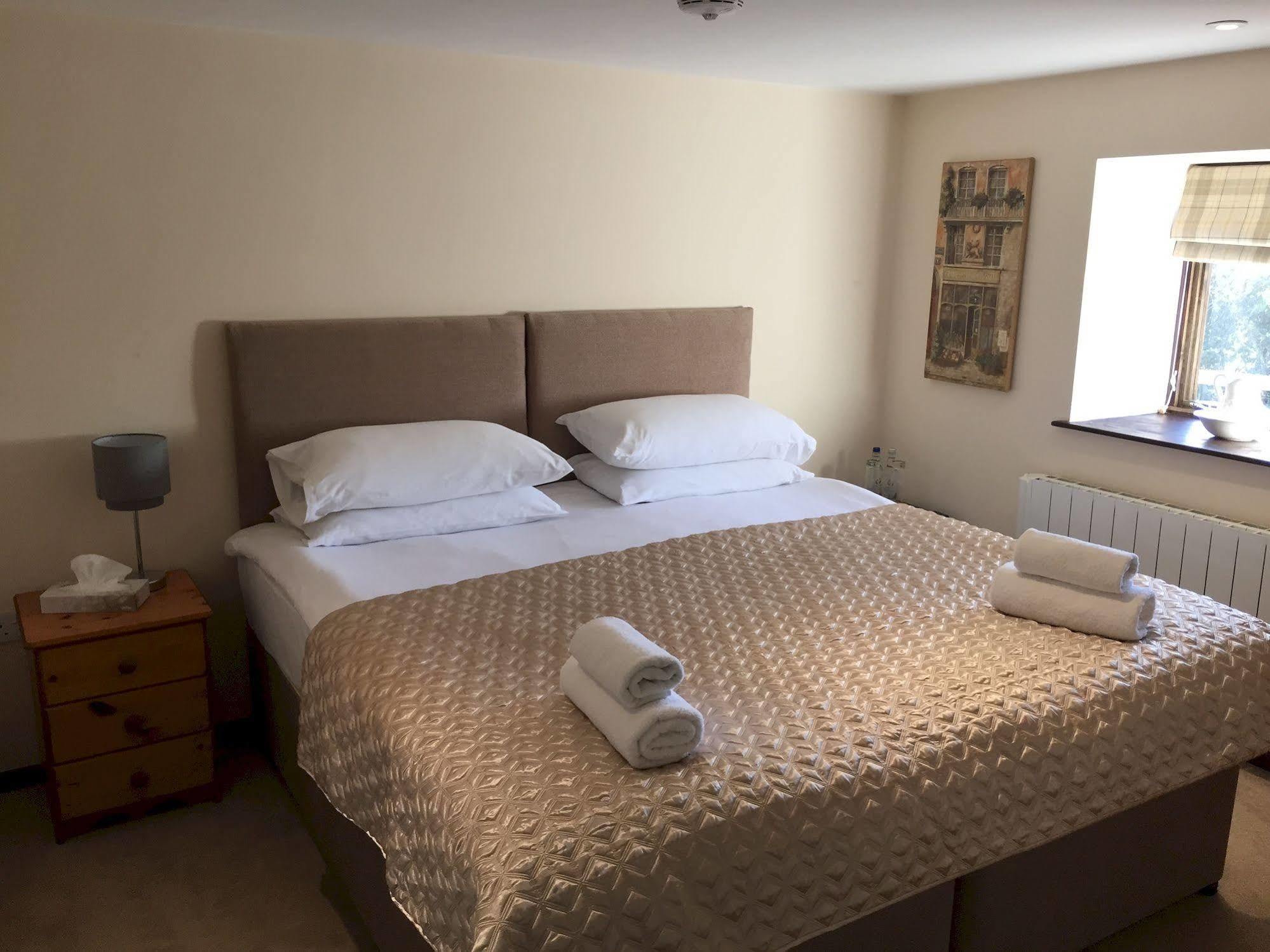 The Tollgate Inn Bradford-On-Avon Exteriér fotografie